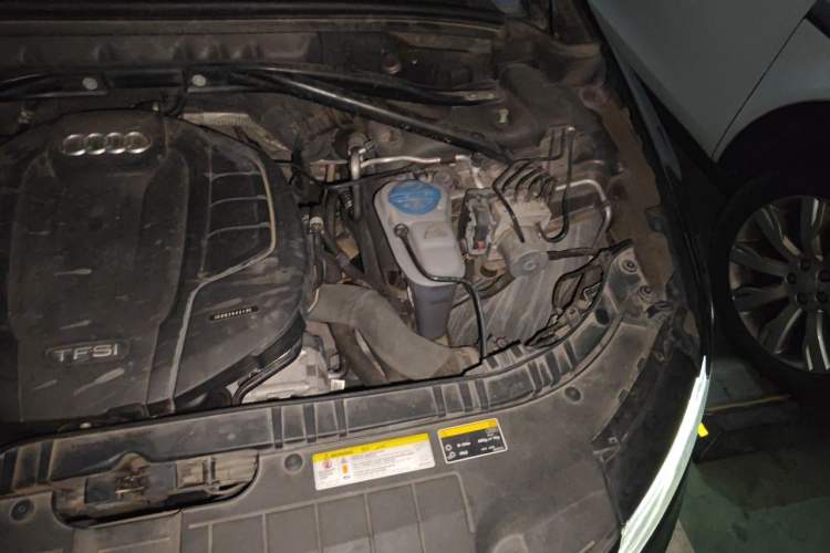 Used Audi Q5 2017 40 TFSI Technology Edition Engine Bay Left