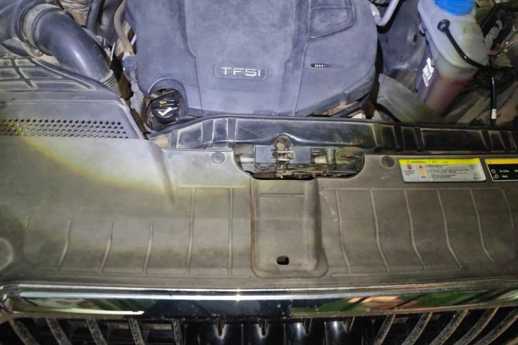 Used Audi Q5 2017 40 TFSI Technology Edition Engine Bay