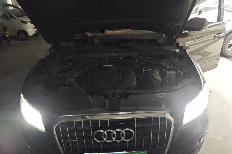 Used Audi Q5 2017 40 TFSI Comfort Model Engine Bay