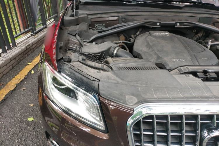Used Audi Q5 2017 40 TFSI Technology Edition Engine Bay Right