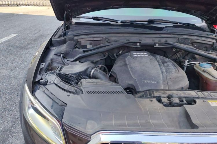 Used Audi Q5 2017 Plus 40 TFSI Comfort Model Engine Bay Right