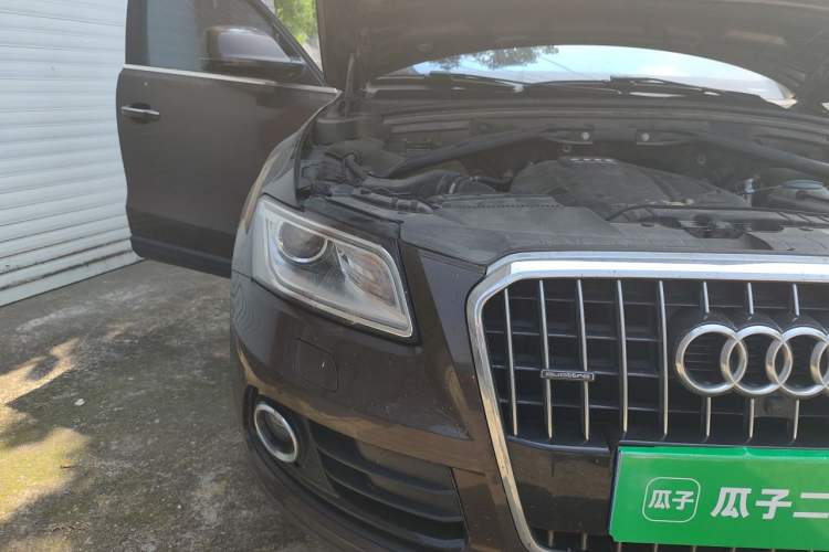 Used Audi Q5 2017 40 TFSI Technology Edition Engine Bay Right