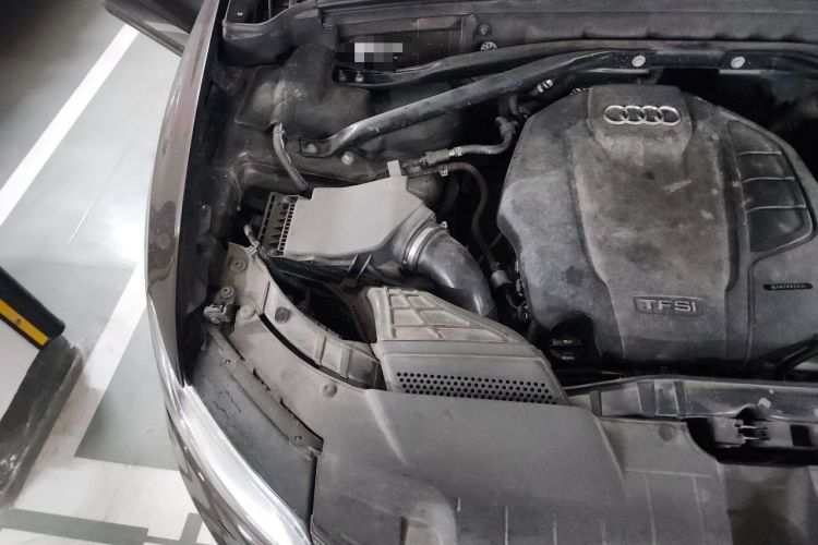 Used Audi Q5 2017 40 TFSI Technology Edition Engine Bay Right