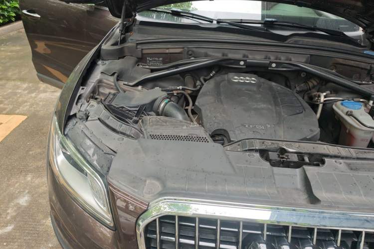 Used Audi Q5 2017 Plus 40 TFSI Technology Model Engine Bay Right