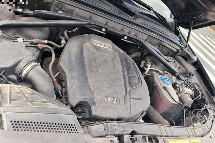 Used Audi Q5 2017 Plus 40 TFSI Ambition Model Engine Bay Right