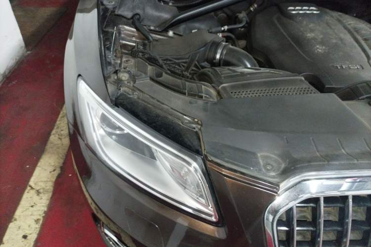 Used Audi Q5 2017 40 TFSI Ambition Edition Engine Bay Right