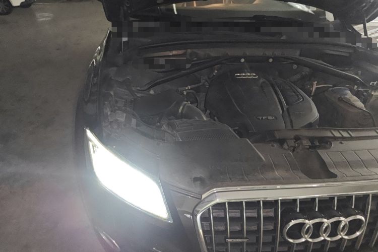 Used Audi Q5 2017 40 TFSI Comfort Model Engine Bay Right