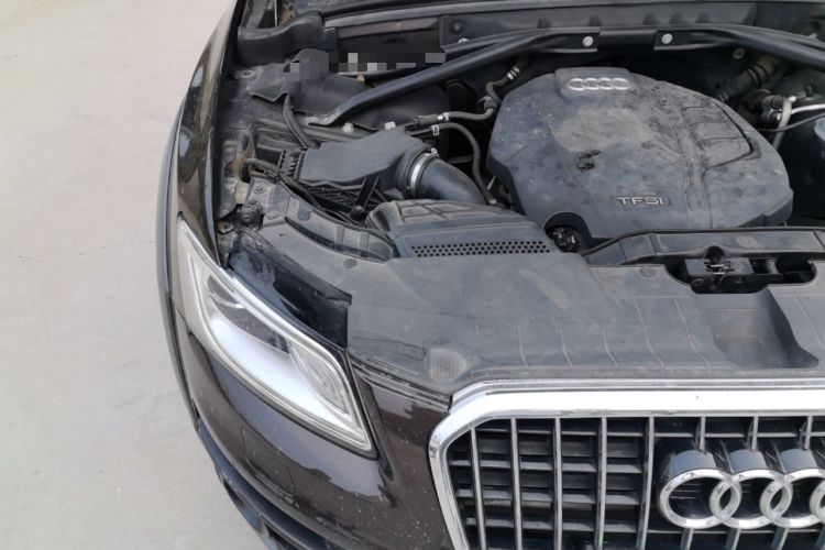 Used Audi Q5 2017 40 TFSI Technology Edition Engine Bay Right
