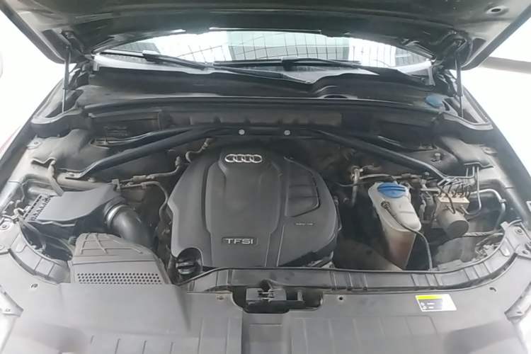 Used Audi Q5 2017 Plus 40 TFSI Ambition Model Engine Bay