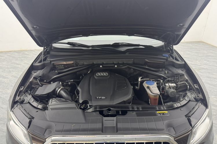 Used Audi Q5 2017 40 TFSI Comfort Model Engine Bay