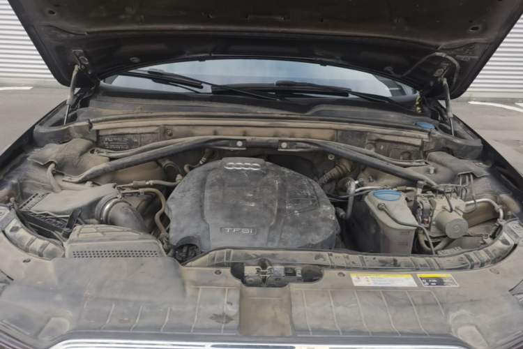 Used Audi Q5 2017 Plus 40 TFSI Ambition Model Engine Bay