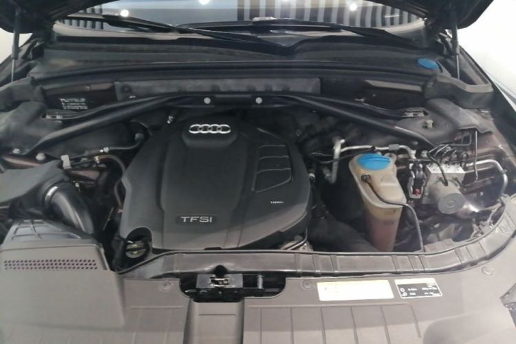 Used Audi Q5 2017 40 TFSI Comfort Model Engine Bay