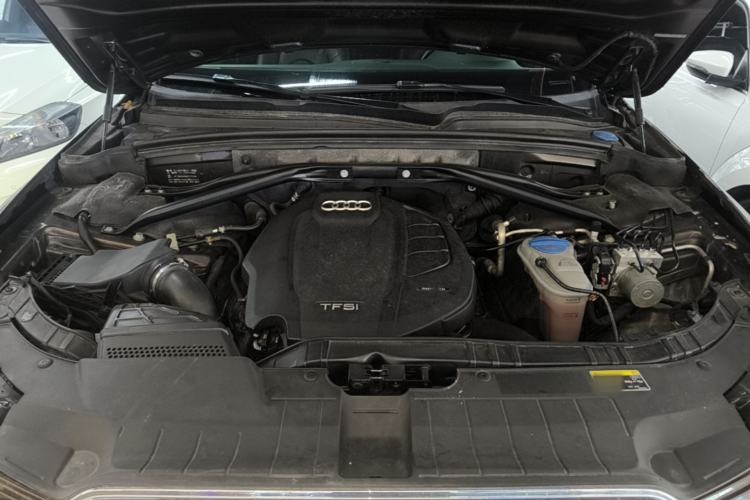Used Audi Q5 2017 40 TFSI Technology Edition Engine Bay
