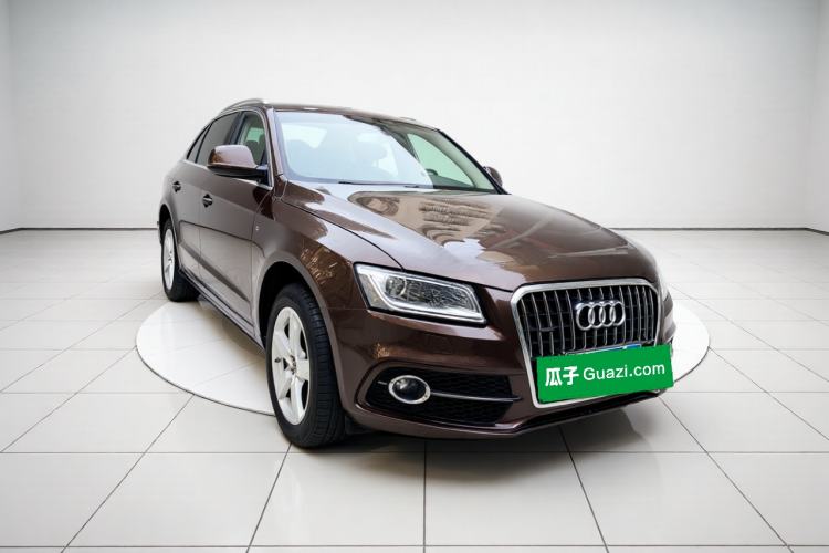 Used Audi Q5 2017 Plus 40 TFSI Ambition Model Exterior 2