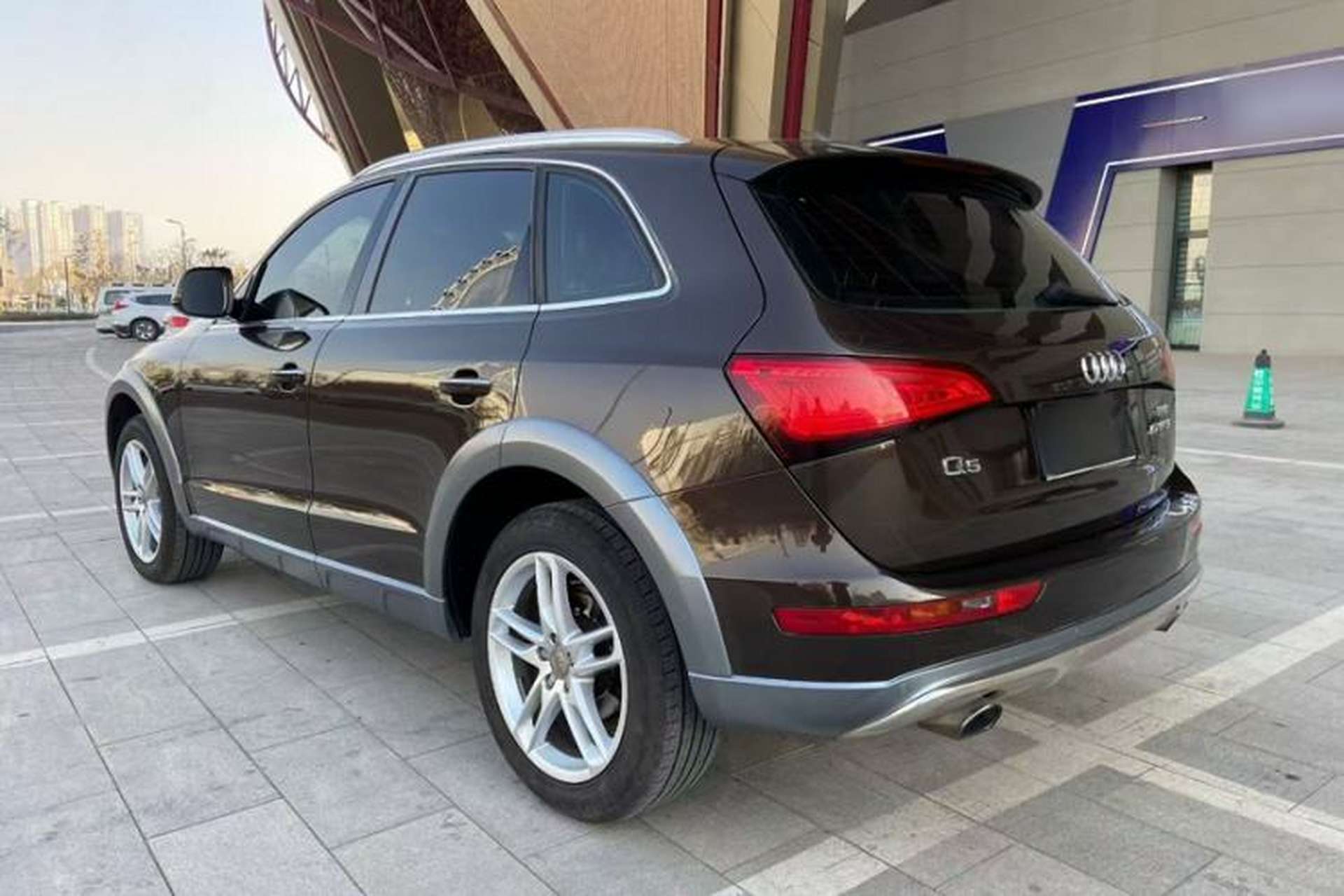 Used Audi Q5 2017 Plus 40 TFSI Technology Model Exterior 3