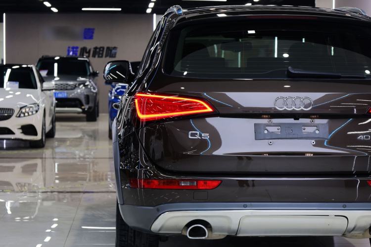Used Audi Q5 2017 Plus 40 TFSI Technology Model Exterior 6