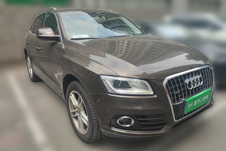 Used Audi Q5 2017 40 TFSI Comfort Model Front Right 45 Deg