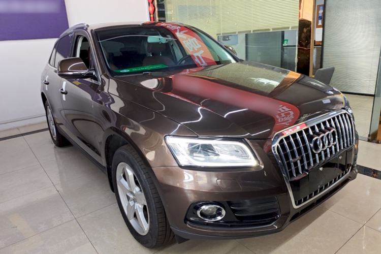 Used Audi Q5 2017 40 TFSI Ambition Edition Front Right 45 Deg