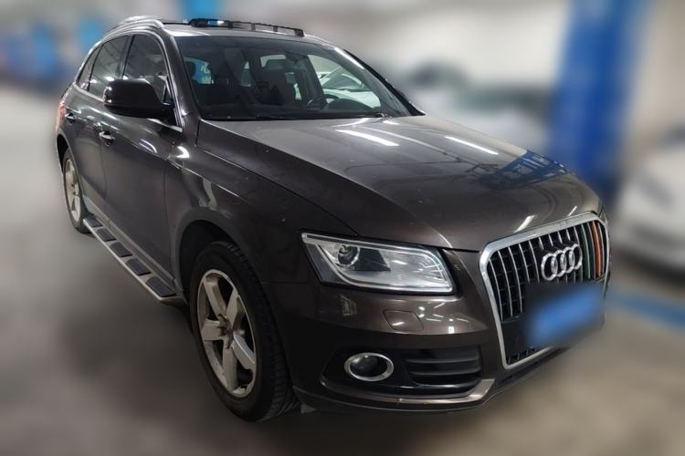 Used Audi Q5 2017 40 TFSI Ambition Edition Front Right 45 Deg
