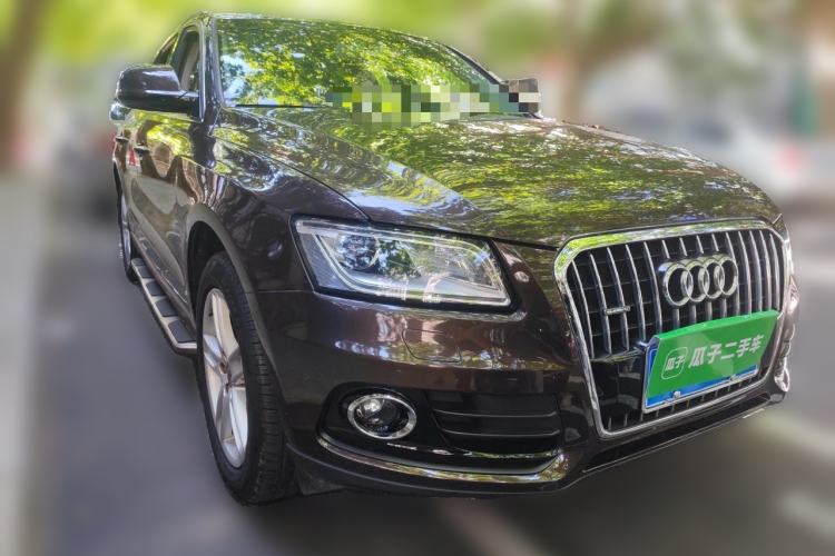Used Audi Q5 2017 40 TFSI Comfort Model Front Right 45 Deg