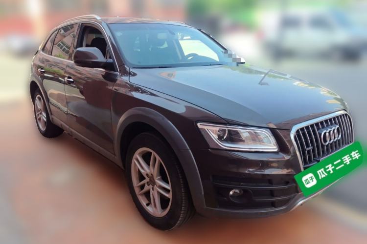 Used Audi Q5 2017 Plus 40 TFSI Technology Model Front Right 45 Deg