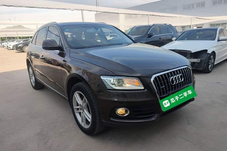 Used Audi Q5 2017 40 TFSI Technology Edition Front Right 45 Deg
