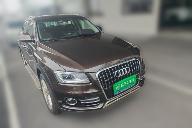 Used Audi Q5 2017 40 TFSI Technology Edition Front Right 45 Deg