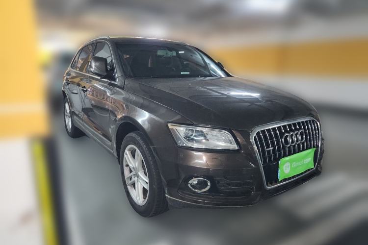 Used Audi Q5 2017 40 TFSI Technology Edition Front Right 45 Deg