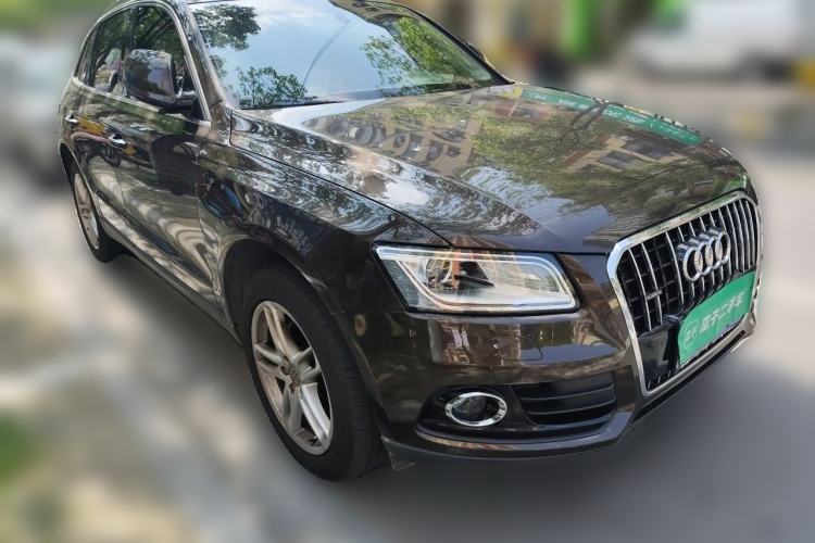 Used Audi Q5 2017 40 TFSI Technology Edition Front Right 45 Deg