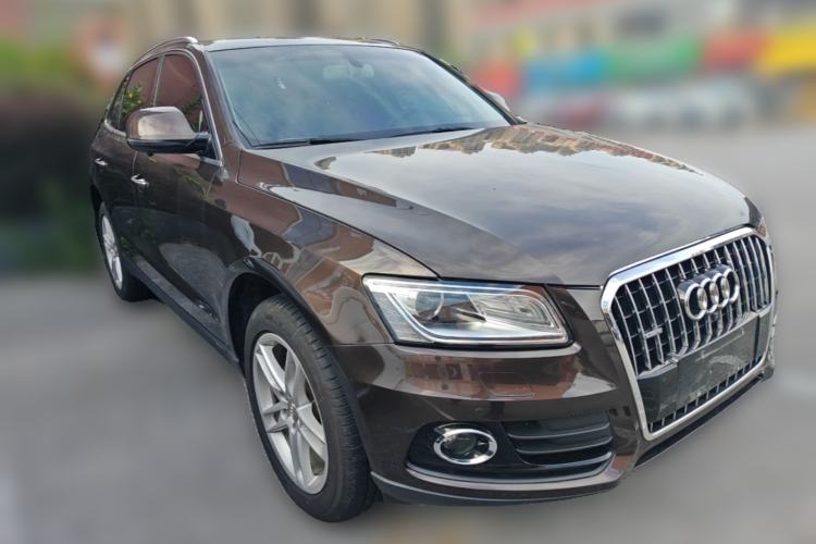Used Audi Q5 2017 40 TFSI Comfort Model Front Right 45 Deg