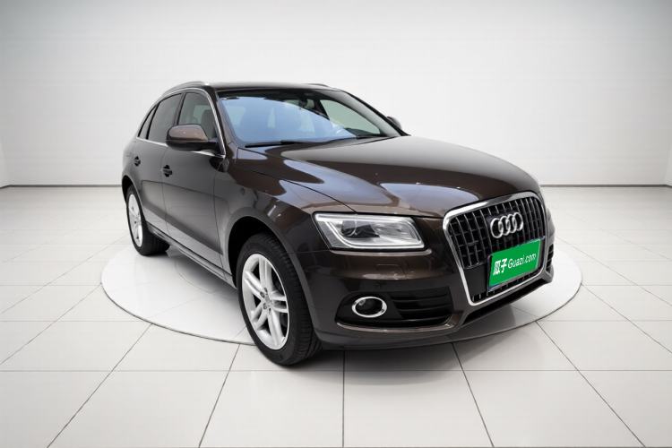 Used Audi Q5 2017 40 TFSI Technology Edition Front Right 45 Deg