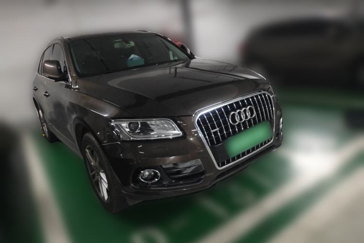 Used Audi Q5 2017 40 TFSI Technology Edition Front Right 45 Deg