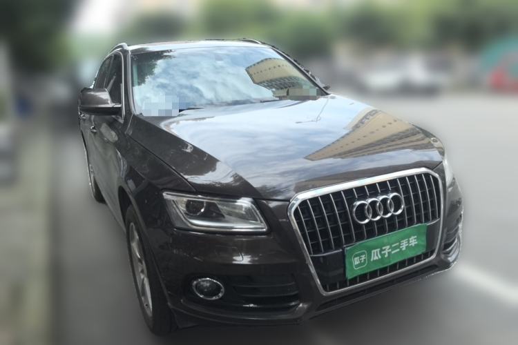 Used Audi Q5 2017 Plus 40 TFSI Ambition Model Front Right 45 Deg
