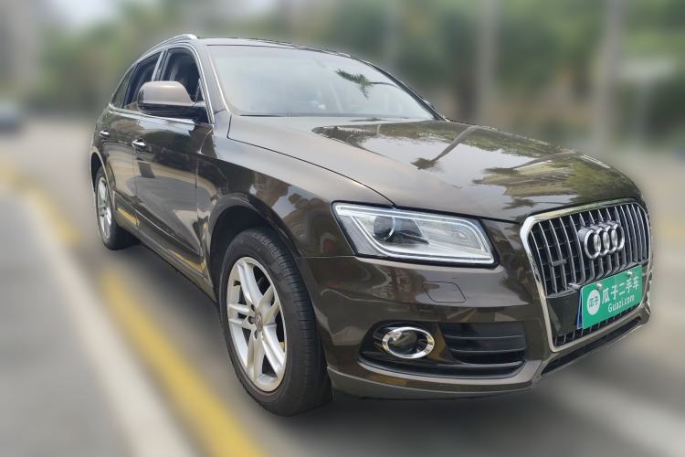Used Audi Q5 2017 40 TFSI Technology Edition Front Right 45 Deg