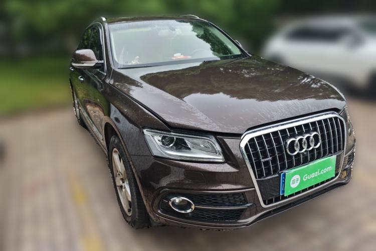 Used Audi Q5 2017 Plus 40 TFSI Ambition Model Front Right 45 Deg