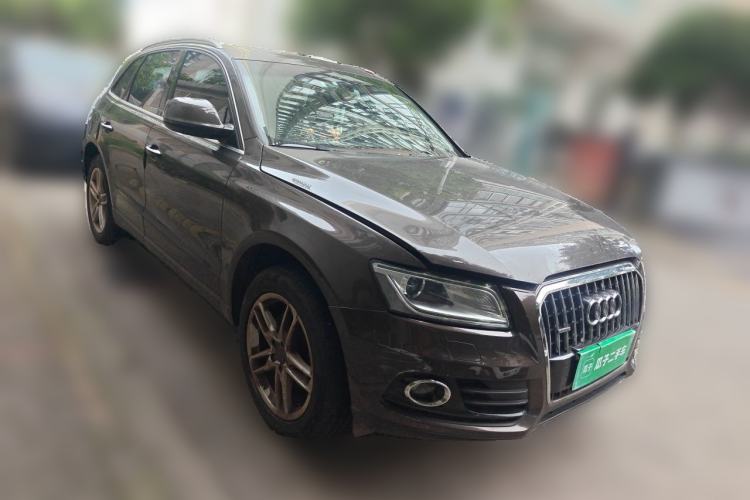Used Audi Q5 2017 Plus 40 TFSI Technology Model Front Right 45 Deg