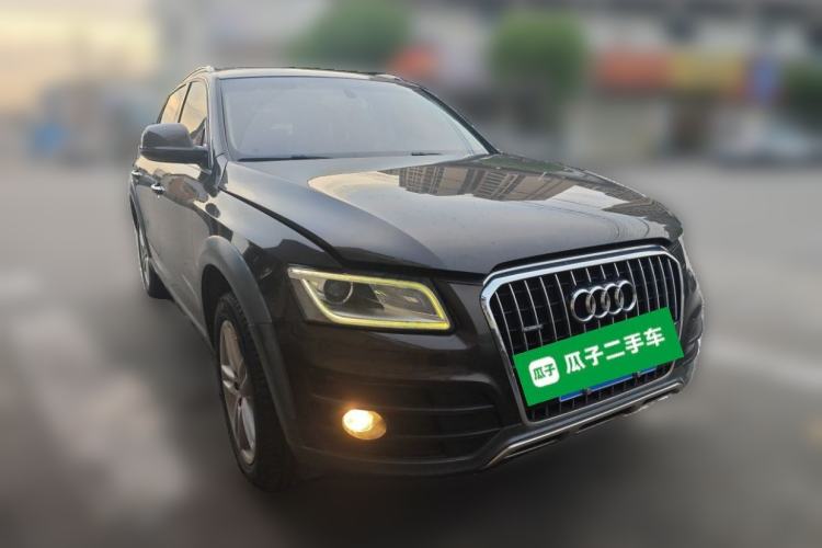 Used Audi Q5 2017 Plus 40 TFSI Technology Model Front Right 45 Deg