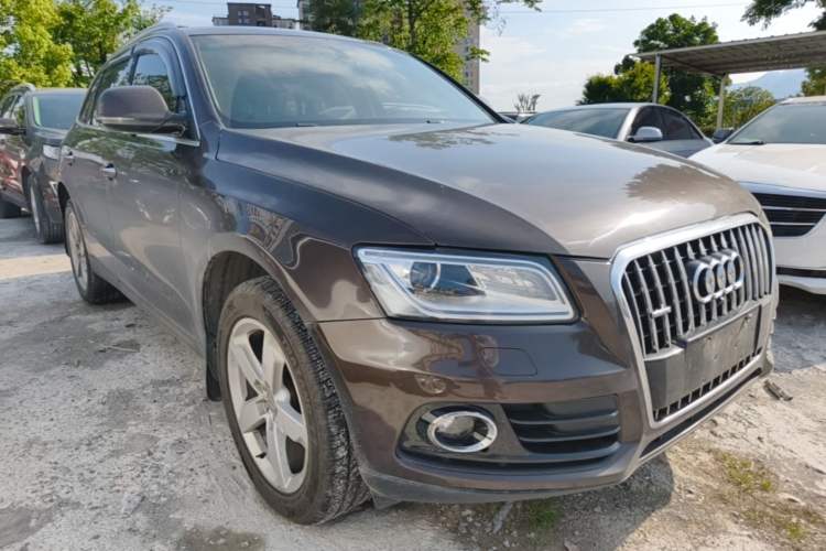 Used Audi Q5 2017 40 TFSI Ambition Edition Front Right 45 Deg