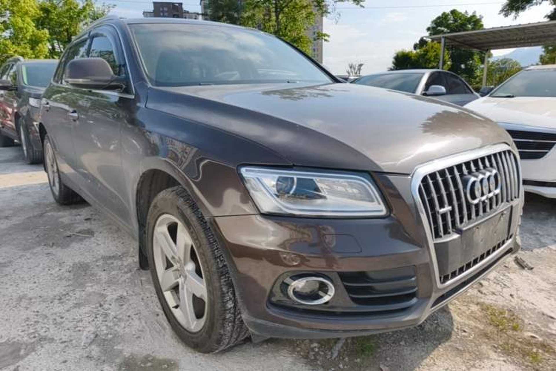 Used Audi Q5 2017 40 TFSI Ambition Edition Front Right 45 Deg
