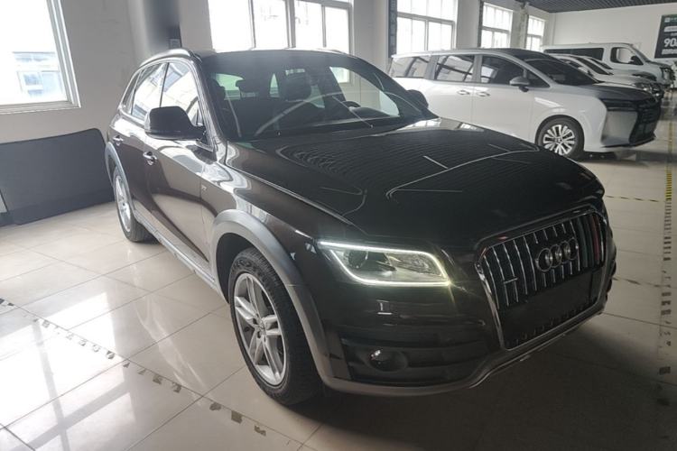 Used Audi Q5 2017 Plus 40 TFSI Technology Model Front Right 45 Deg