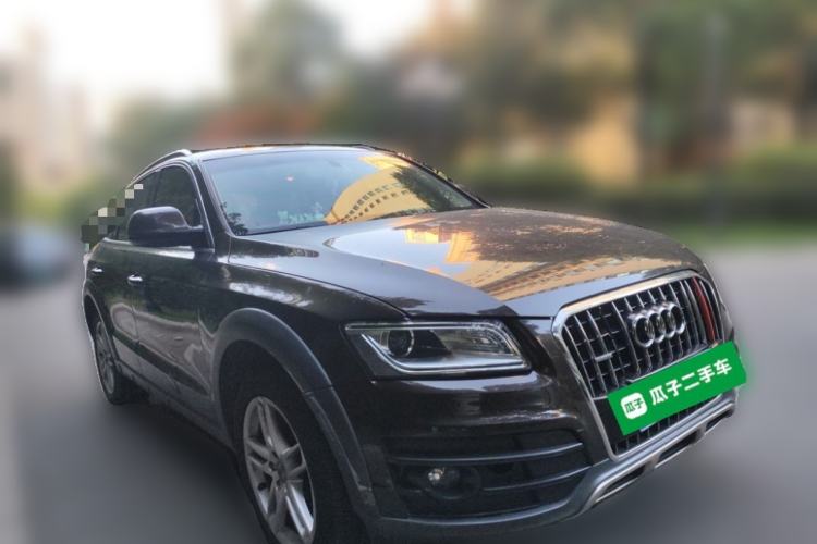 Used Audi Q5 2017 Plus 40 TFSI Technology Model Front Right 45 Deg