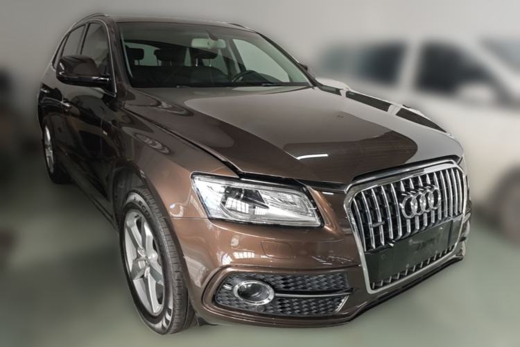 Used Audi Q5 2017 Plus 40 TFSI Ambition Model Front Right 45 Deg