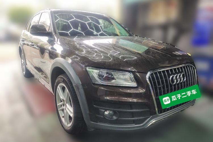 Used Audi Q5 2017 Plus 40 TFSI Technology Model Front Right 45 Deg