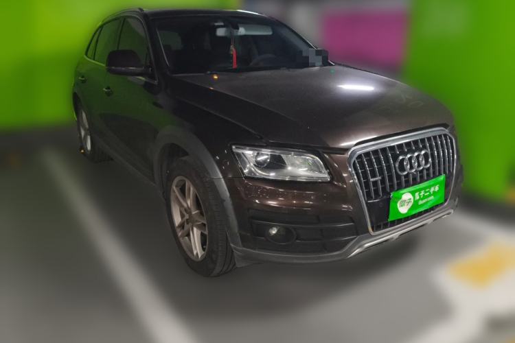 Used Audi Q5 2017 Plus 40 TFSI Technology Model Front Right 45 Deg