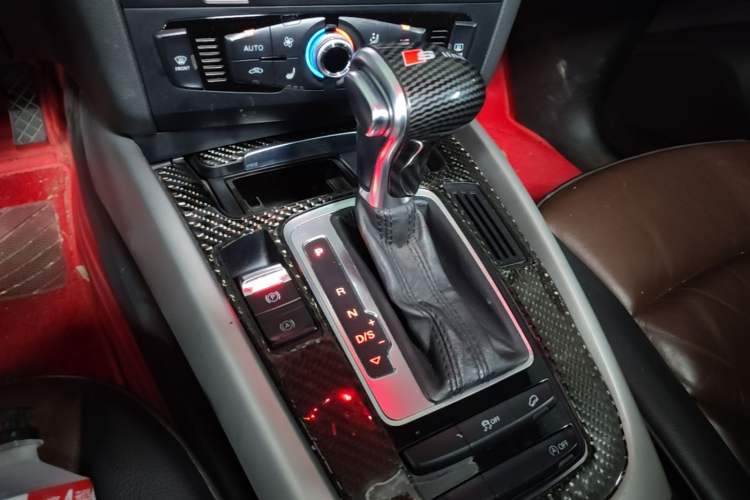 Used Audi Q5 2017 40 TFSI Ambition Edition Gear Lever