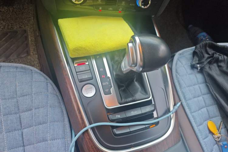 Used Audi Q5 2017 Plus 40 TFSI Technology Model Gear Lever