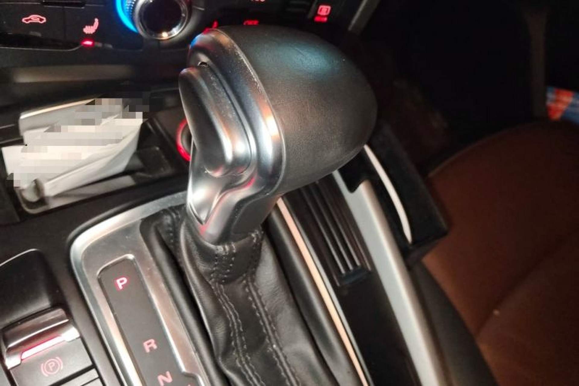 Used Audi Q5 2017 40 TFSI Ambition Edition Gear Lever