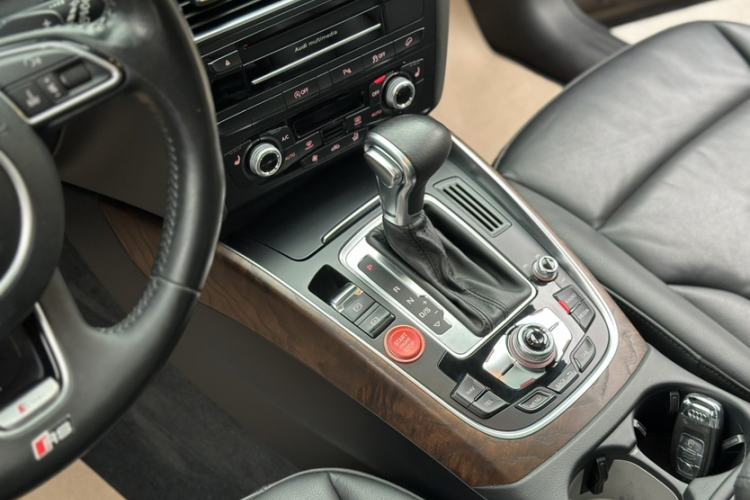 Used Audi Q5 2017 40 TFSI Comfort Model Gear Lever