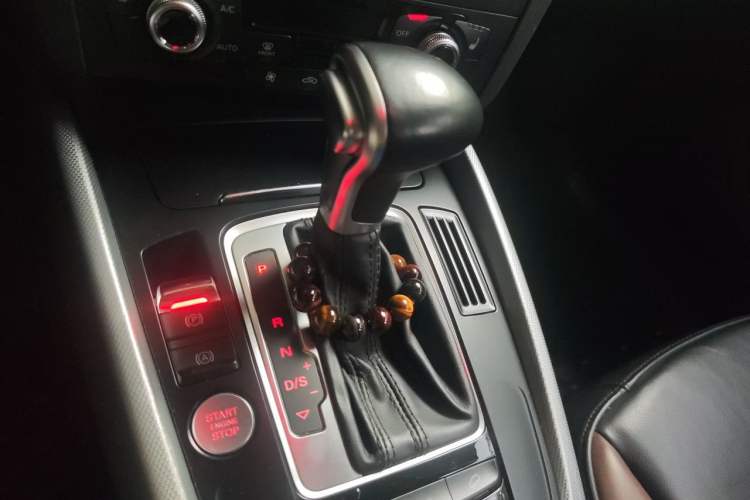 Used Audi Q5 2017 Plus 40 TFSI Technology Model Gear Lever