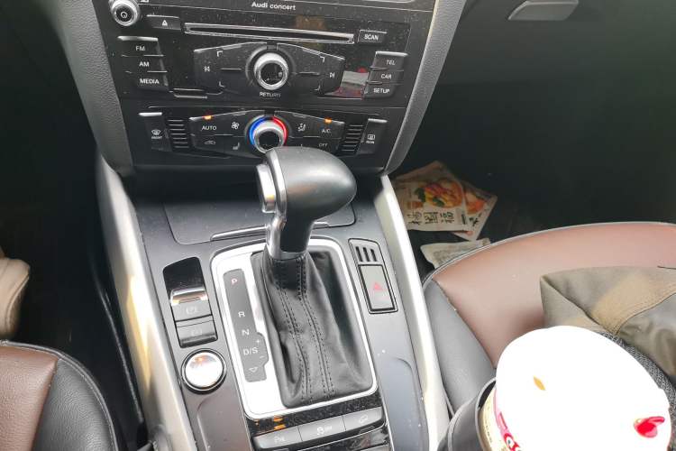 Used Audi Q5 2017 40 TFSI Ambition Edition Gear Lever